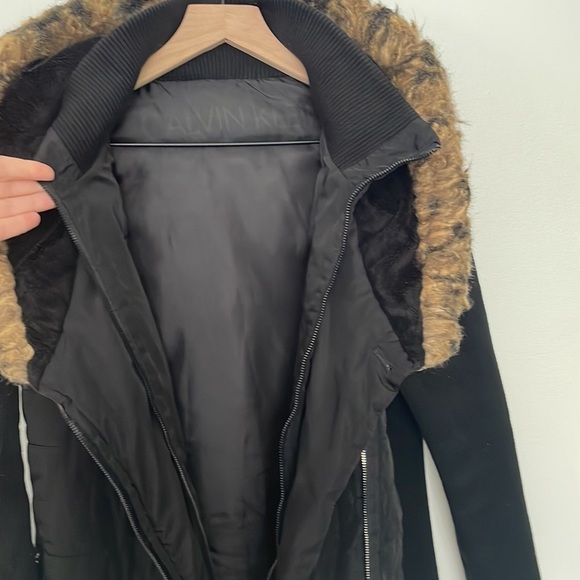 Calvin Klein | Walker Faux Fur Puffer Coat Ribbed Sleeves Black PFTJ4418 Small - Picture 9 of 13